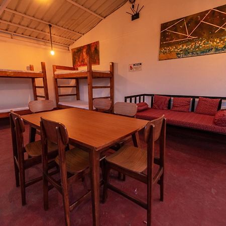 Hotel La Paulo'S Near Beach Resort Morjim Extérieur photo