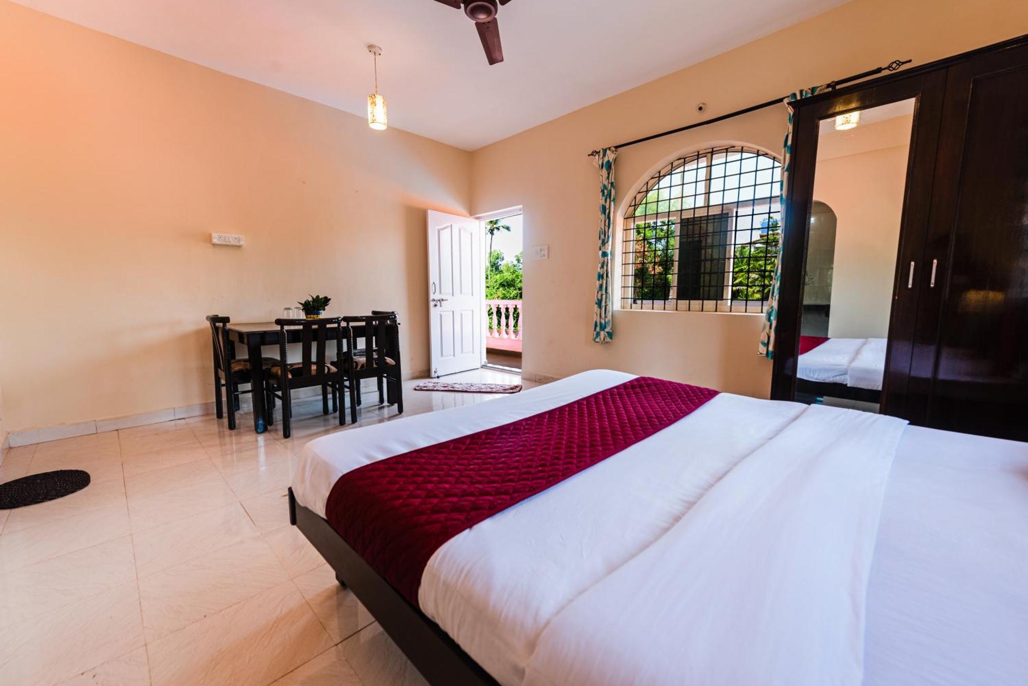 Hotel La Paulo'S Near Beach Resort Morjim Extérieur photo