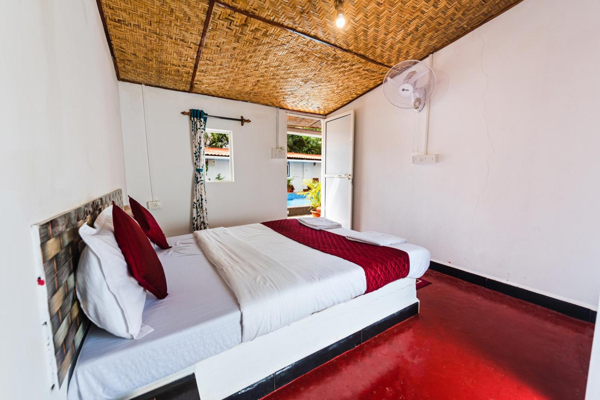 Hotel La Paulo'S Near Beach Resort Morjim Extérieur photo