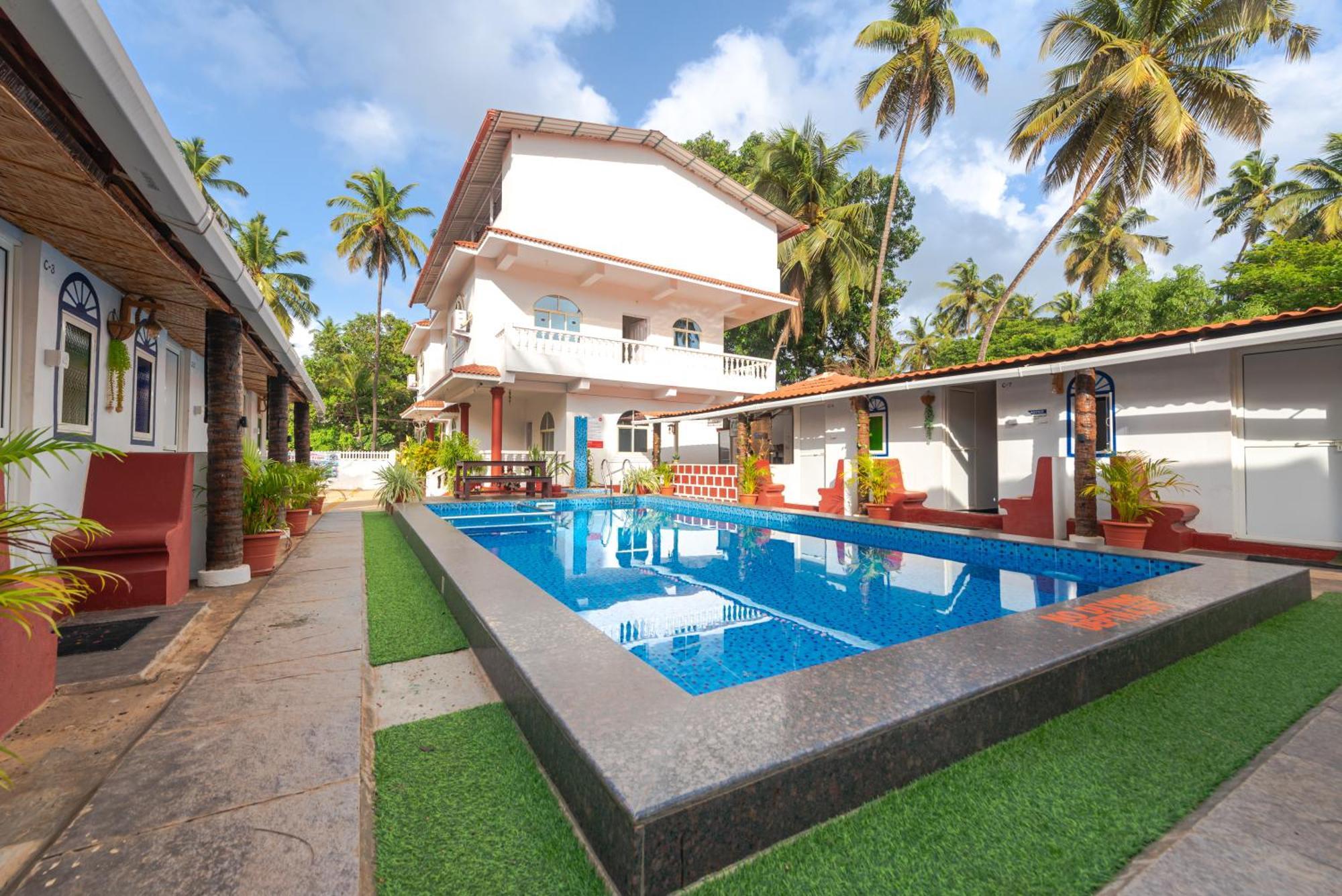 Hotel La Paulo'S Near Beach Resort Morjim Extérieur photo