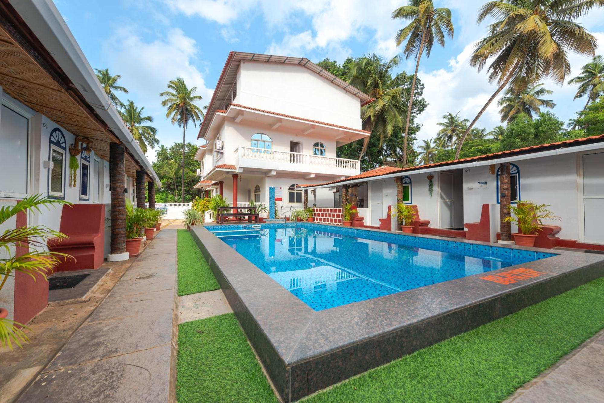 Hotel La Paulo'S Near Beach Resort Morjim Extérieur photo